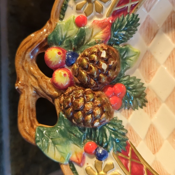 Fitz and Floyd Holiday Pine Cones, fruits and Berries Serving Bowl - Picture 3 of 5
